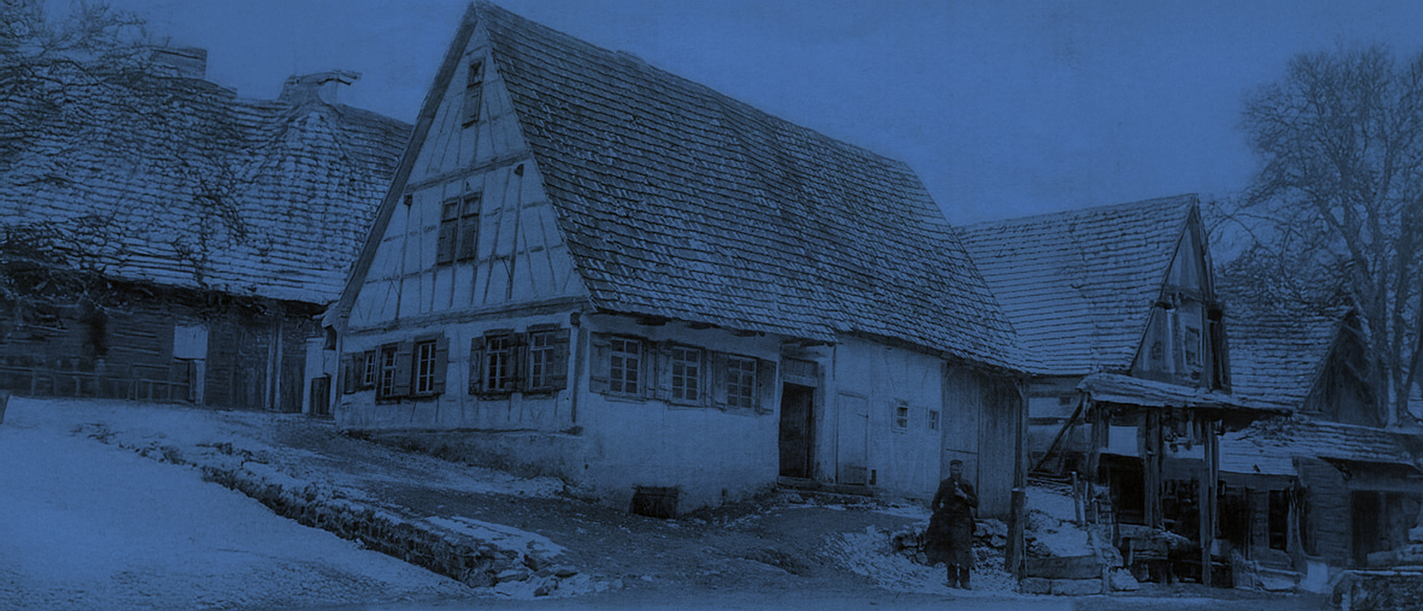 Alles unter einem Dach: Wohnen – Werkstatt – Landwirtschaft Alles unter einem Dach: Wohnen – Werkstatt – Landwirtschaft