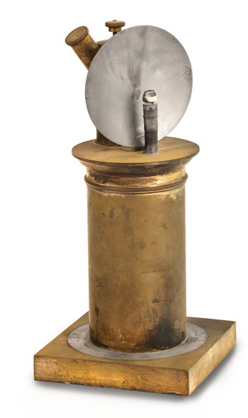 Karbidlampe aus einer Waagensäule, 1945 Karbidlampe aus dem Jahr 1945, gefertigt aus dem Fuß einer Waagensäule