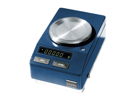 Präzisionswaage KERN 810, 1977 Oberschalige Präzisionswaage KERN 810 mit Digitalanzeige aus dem Jahr 1977