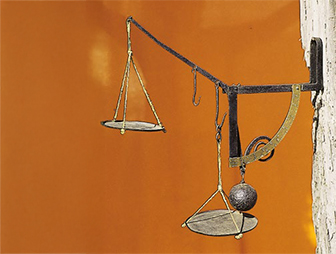 Hahnsche Waage in Wandausführung um ca. 1810 Hahnsche Waage in Wandausführung um ca. 1810
